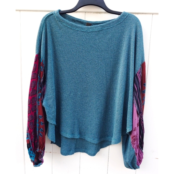 Unique & Fabulous!😎 We The Free Blossom Sleeve Thermal Top Blue/Green Multi M - Picture 3 of 8